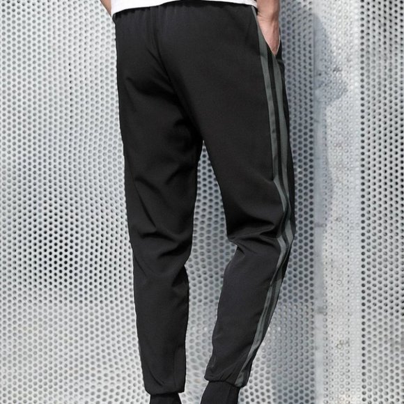 Preppy Black Men's Sweatpants - Picture 2 of 6